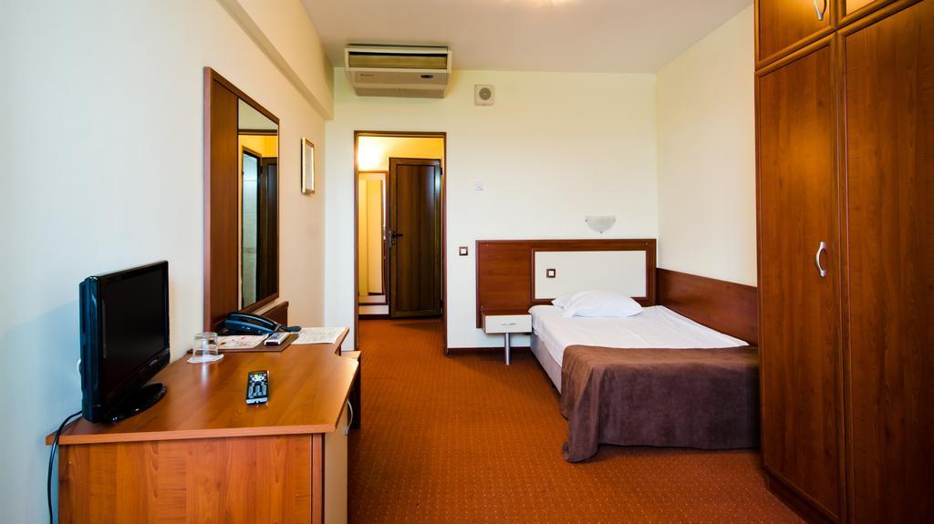 Hotel Nadejda 3*